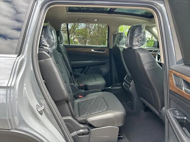 2026 Volkswagen Atlas SE with Technology