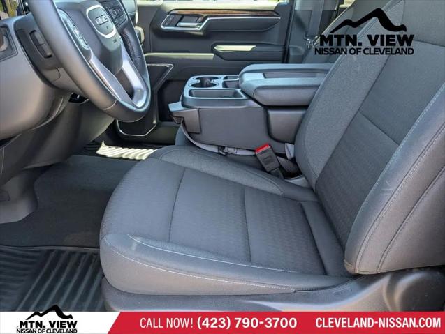 2025 GMC Sierra 1500 4WD Crew Cab Short Box Elevation with 3VL