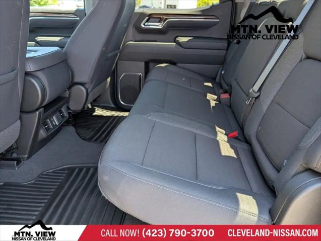 2025 GMC Sierra 1500 4WD Crew Cab Short Box Elevation with 3VL