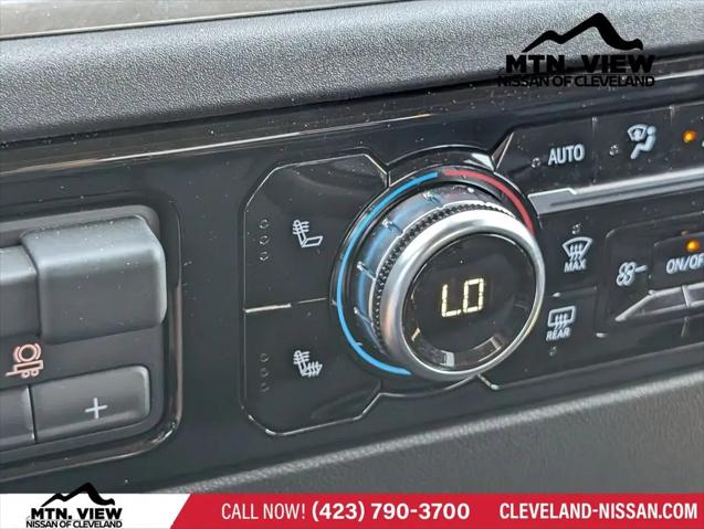 2025 GMC Sierra 1500 4WD Crew Cab Short Box Elevation with 3VL