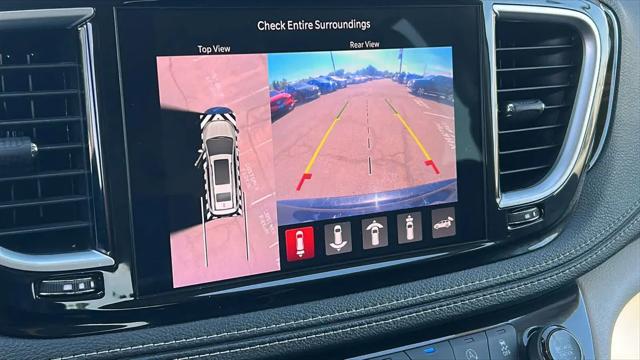 2023 Chrysler Pacifica Limited AWD