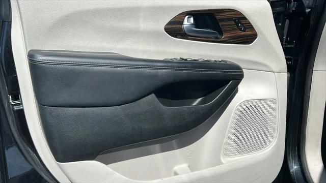 2023 Chrysler Pacifica Limited AWD
