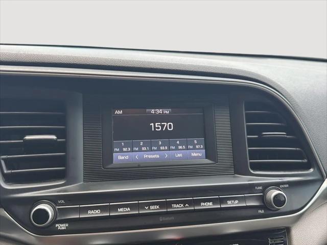2020 Hyundai Elantra SE