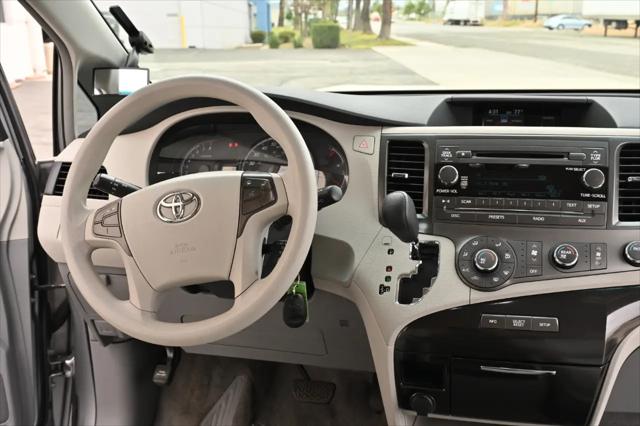 2011 Toyota Sienna LE V6