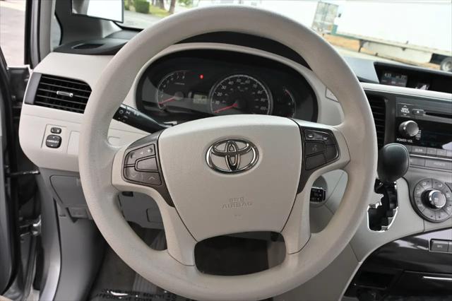 2011 Toyota Sienna LE V6