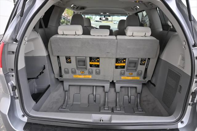2011 Toyota Sienna LE V6
