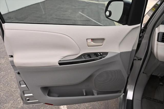 2011 Toyota Sienna LE V6