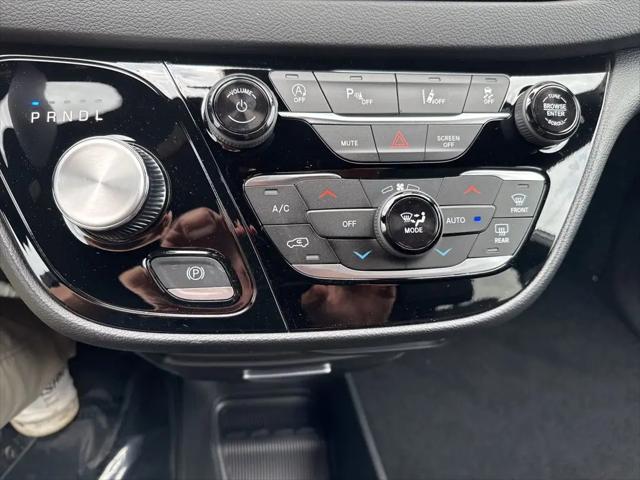 2026 Chrysler Voyager LX