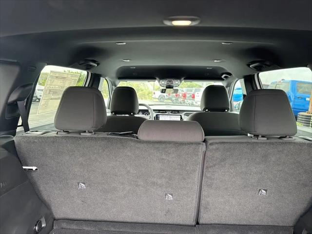 2026 Jeep Cherokee Laredo 4x4