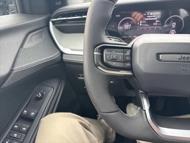 2026 Jeep Cherokee Laredo 4x4