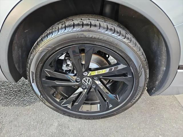 2023 Volkswagen Tiguan 2.0T SE R-Line Black