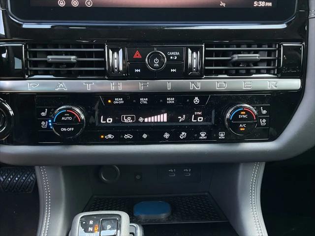 2026 Nissan Pathfinder Platinum