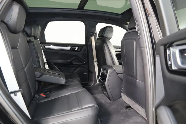 2022 Porsche Cayenne Platinum Edition