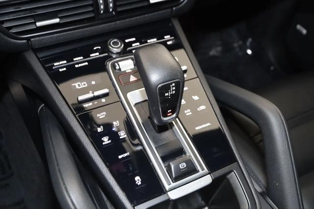 2022 Porsche Cayenne Platinum Edition