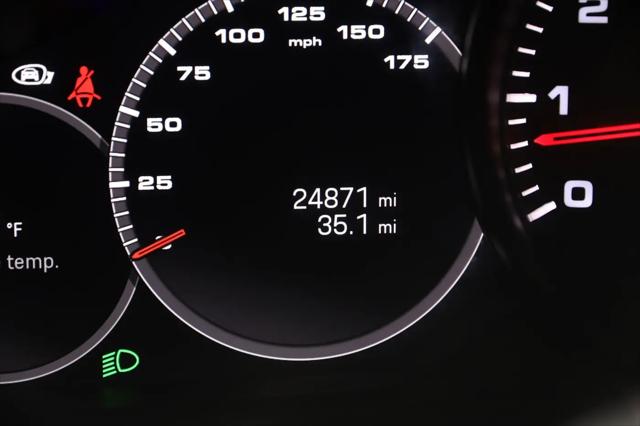 2022 Porsche Cayenne Platinum Edition