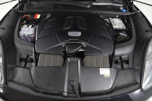 2022 Porsche Cayenne Platinum Edition