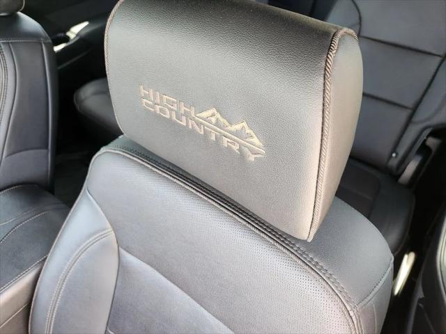 2023 Chevrolet Traverse AWD High Country