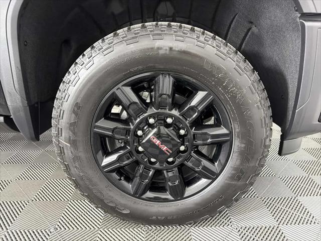 2026 GMC Sierra 2500HD Crew Cab, Standard Bed, AT4, 4WD