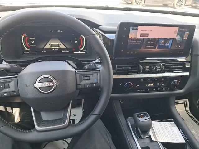 2026 Nissan Pathfinder SL