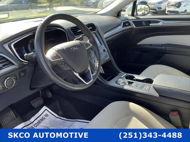 2020 Ford Fusion SE