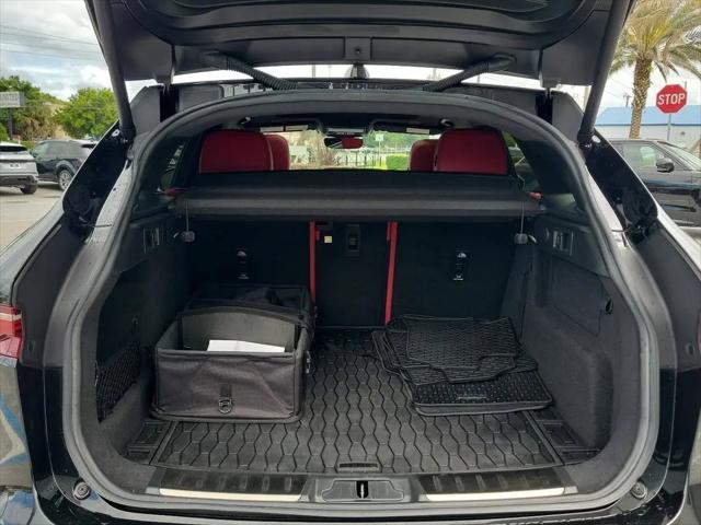 2023 Jaguar F-PACE R-Dynamic S P400 AWD Automatic