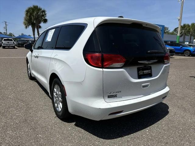 2023 Chrysler Voyager LX