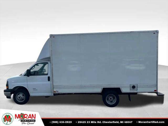 2023 GMC Savana Cutaway 4500 Van