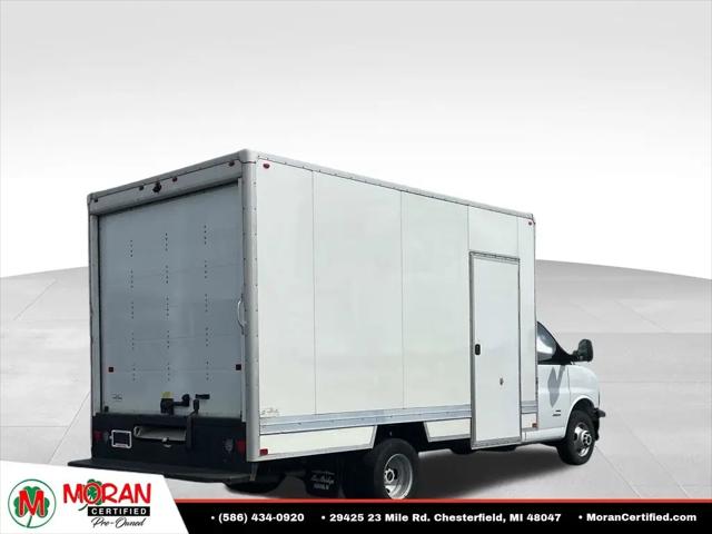 2023 GMC Savana Cutaway 4500 Van