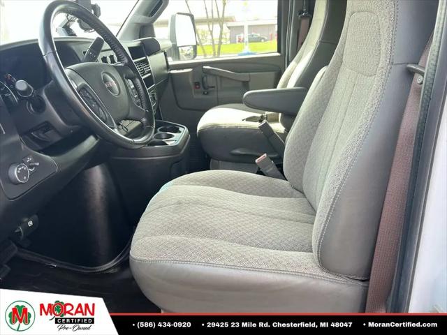 2023 GMC Savana Cutaway 4500 Van