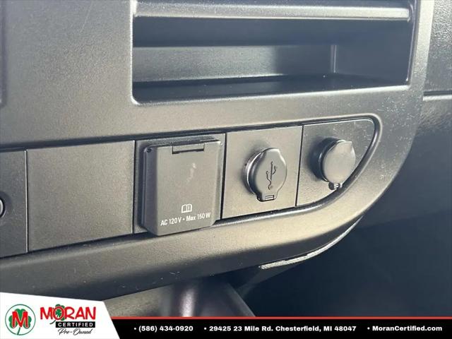 2023 GMC Savana Cutaway 4500 Van