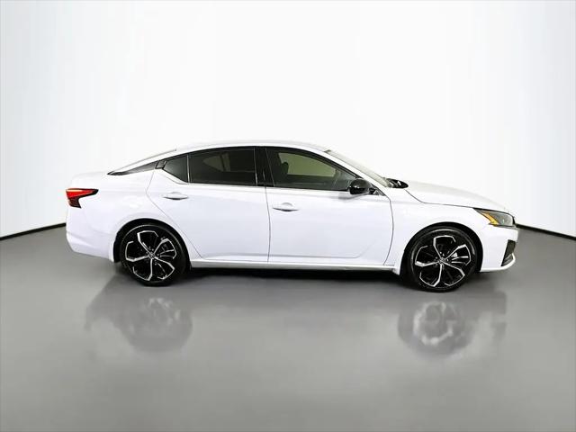 2023 Nissan Altima SR FWD