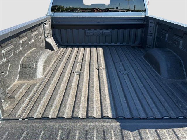 2026 GMC Sierra 2500HD Crew Cab, Standard Bed, SLE, 4WD
