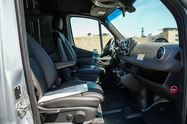 2025 Mercedes-Benz Sprinter 2500 High Roof 4-Cyl Diesel HO