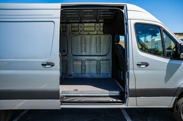 2025 Mercedes-Benz Sprinter 2500 High Roof 4-Cyl Diesel HO