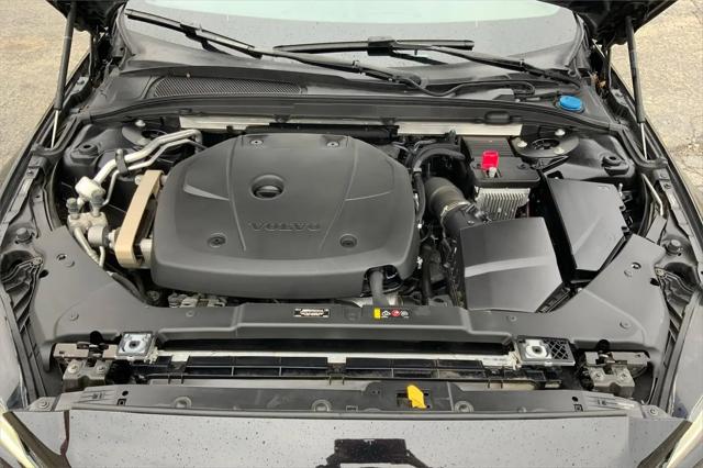 2020 Volvo V60 Cross Country T5