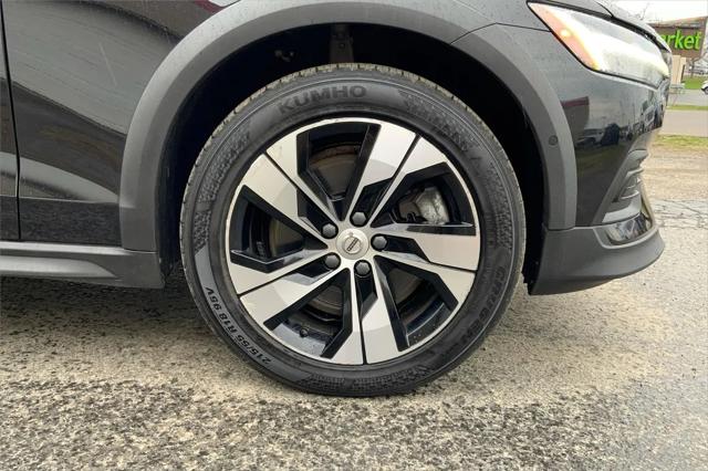 2020 Volvo V60 Cross Country T5
