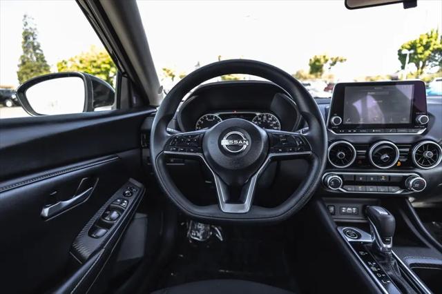 2024 Nissan Sentra SV Xtronic CVT