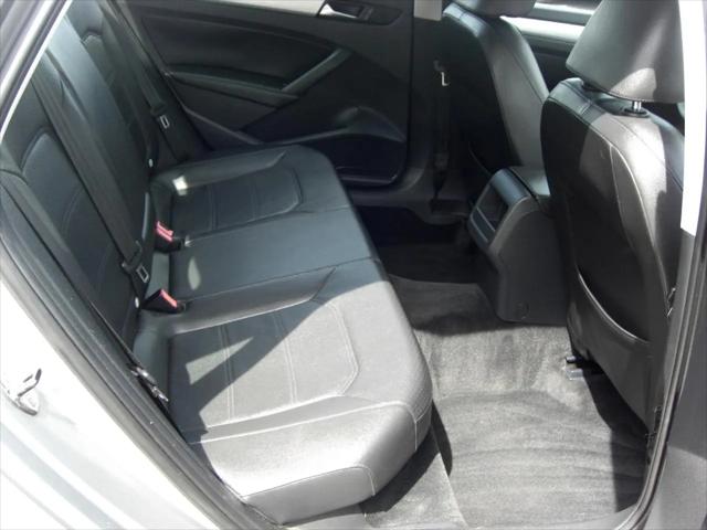 2012 Volkswagen Passat 2.5L SE