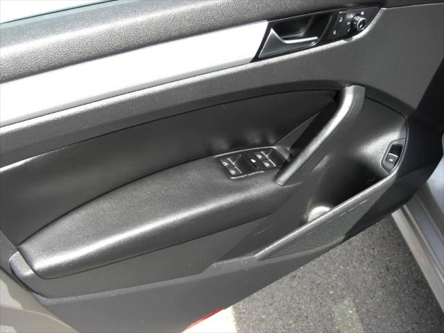 2012 Volkswagen Passat 2.5L SE