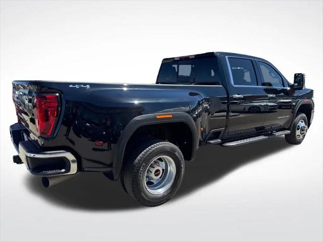 2022 GMC Sierra 3500HD 4WD Crew Cab Long Bed SLT