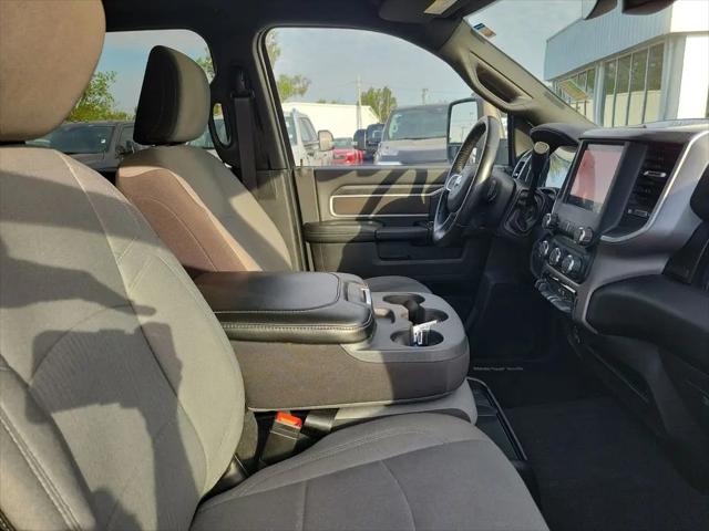 2024 Ram 3500 Big Horn Crew Cab 4x4 8' Box