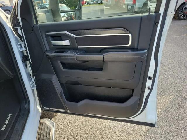 2024 Ram 3500 Big Horn Crew Cab 4x4 8' Box