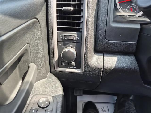 2024 Ram 1500 Classic Tradesman Crew Cab 4x4 5'7" Box