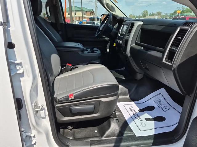 2024 Ram 1500 Classic Tradesman Crew Cab 4x4 5'7" Box