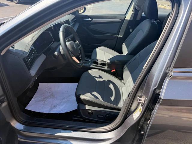 2025 Volkswagen Jetta 1.5T SE