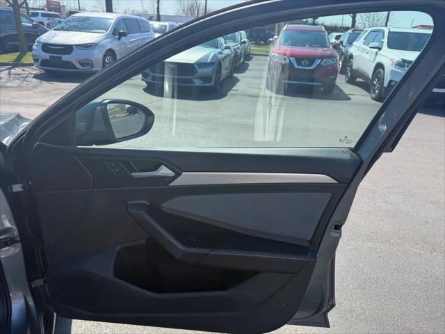 2025 Volkswagen Jetta 1.5T SE