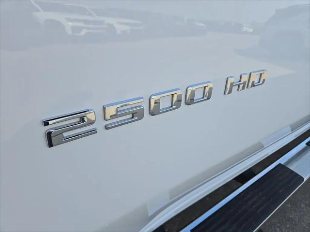 2025 Chevrolet Silverado 2500HD 4WD Crew Cab Standard Bed LT