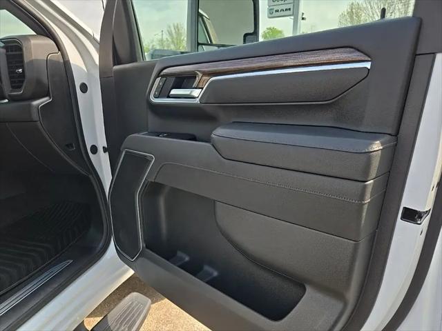 2025 Chevrolet Silverado 2500HD 4WD Crew Cab Standard Bed LT
