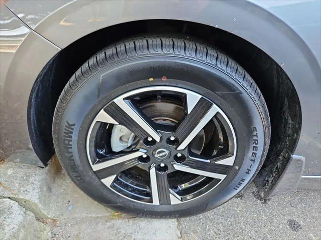 2024 Nissan Sentra SV Xtronic CVT