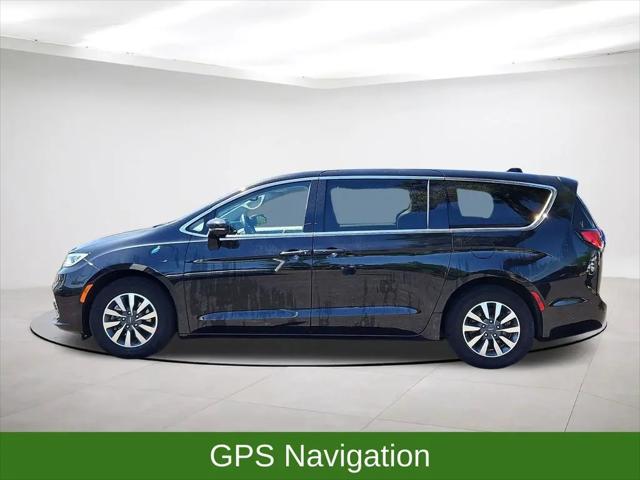 2022 Chrysler Pacifica Hybrid Touring L